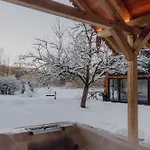 Im Obstgarten * Lengau