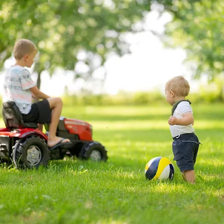 Im Obstgarten * Lengau