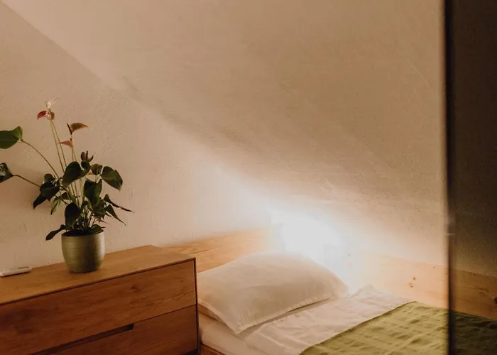 Im Obstgarten * Lengau